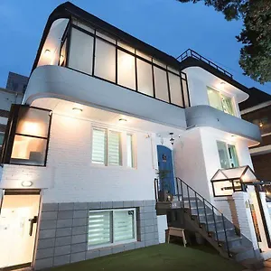 Mono House Hongdae 酒店